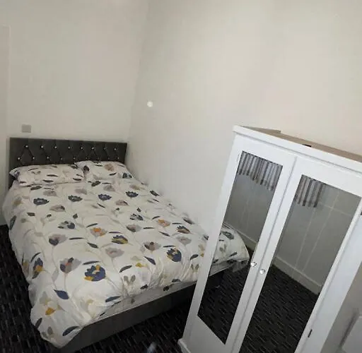 Modern 1 Bed Apartment In Salford