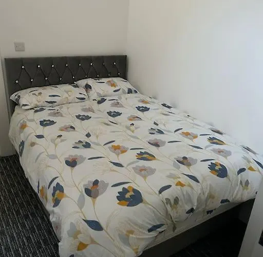 Modern 1 Bed Apartment In Salford